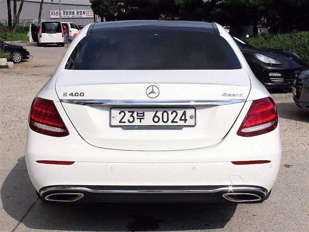 벤츠 E 클래스 E-클래스 W213 E400 4MATIC 익스클루시브 이미지 4