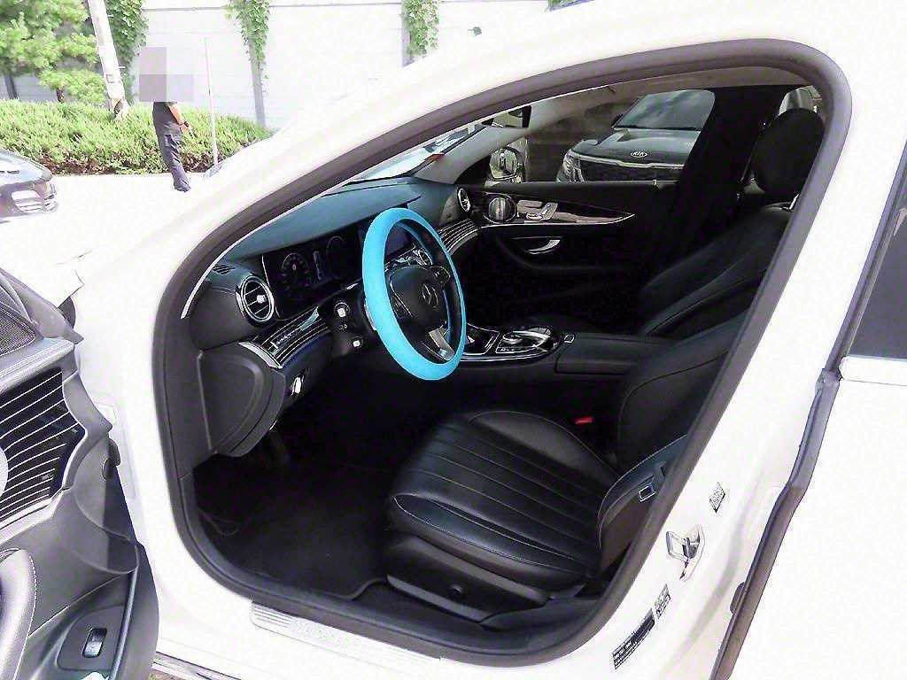 벤츠 E 클래스 E-클래스 W213 E400 4MATIC 익스클루시브 이미지 5