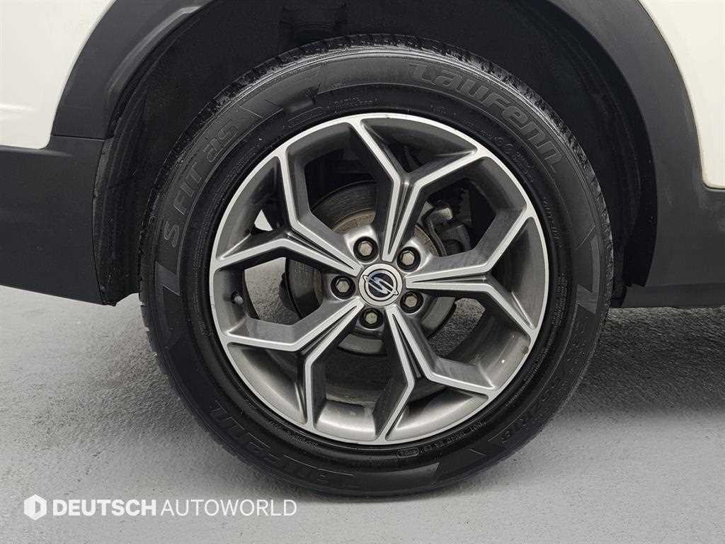 KG모빌리티(쌍용) 코란도 뷰티풀코란도 2WD 가솔린 1.5 C5 이미지 5
