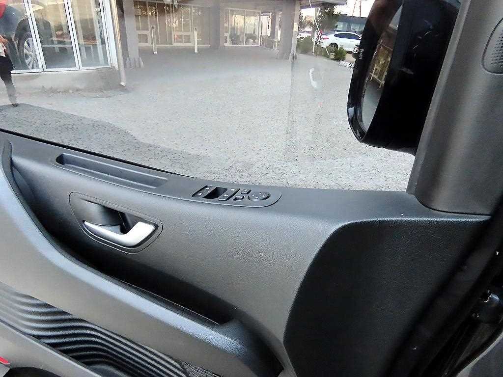 현대 스타리아 2WD 디젤 카고 모던 5인승 이미지 11