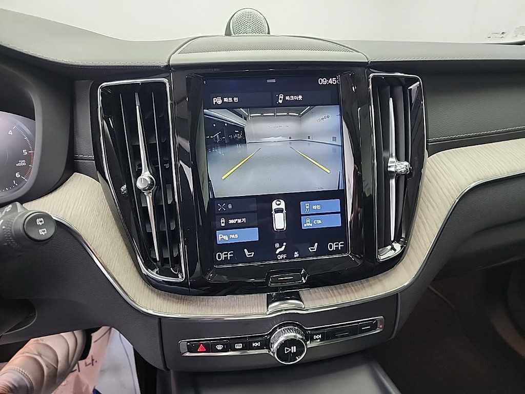 볼보 XC60 XC60(2세대) D5 AWD 인스크립션 이미지 10