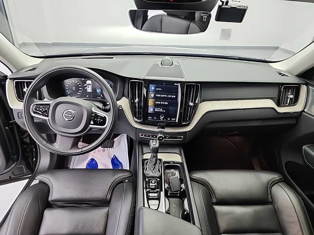 볼보 XC60 XC60(2세대) D5 AWD 인스크립션 이미지 7