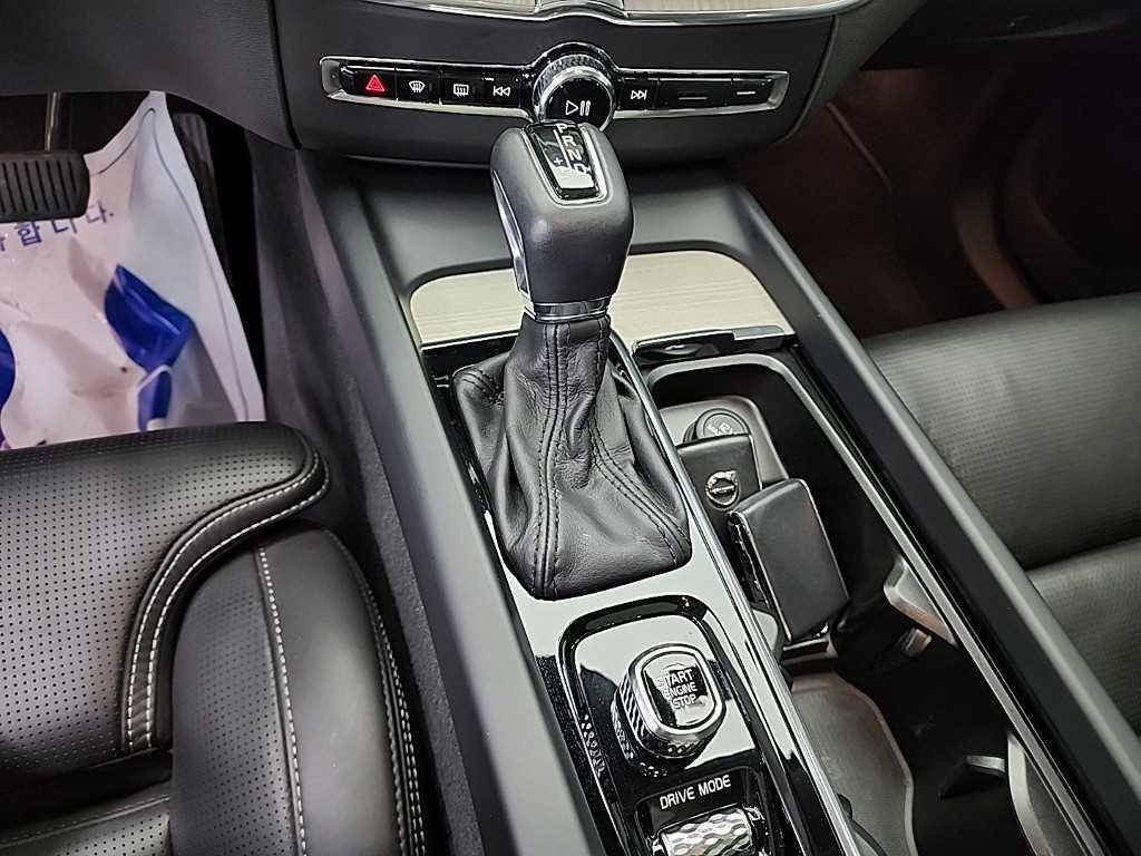 볼보 XC60 XC60(2세대) D5 AWD 인스크립션 이미지 8