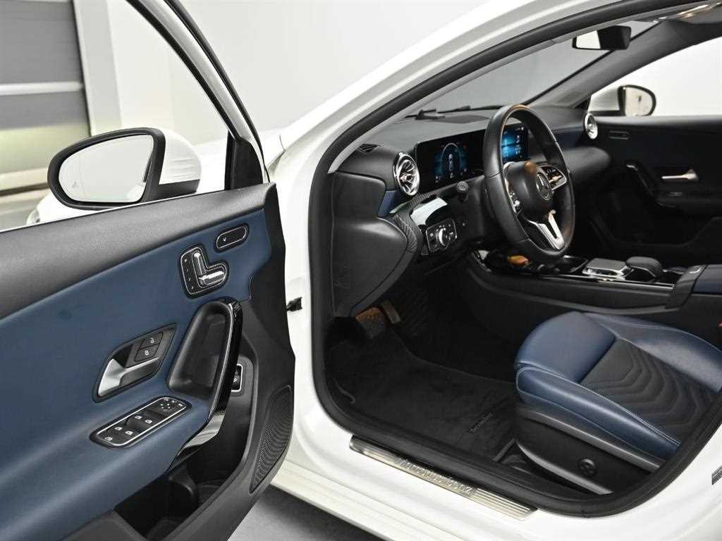 벤츠 A 클래스 A클래스 W177 A220 세단 이미지 11
