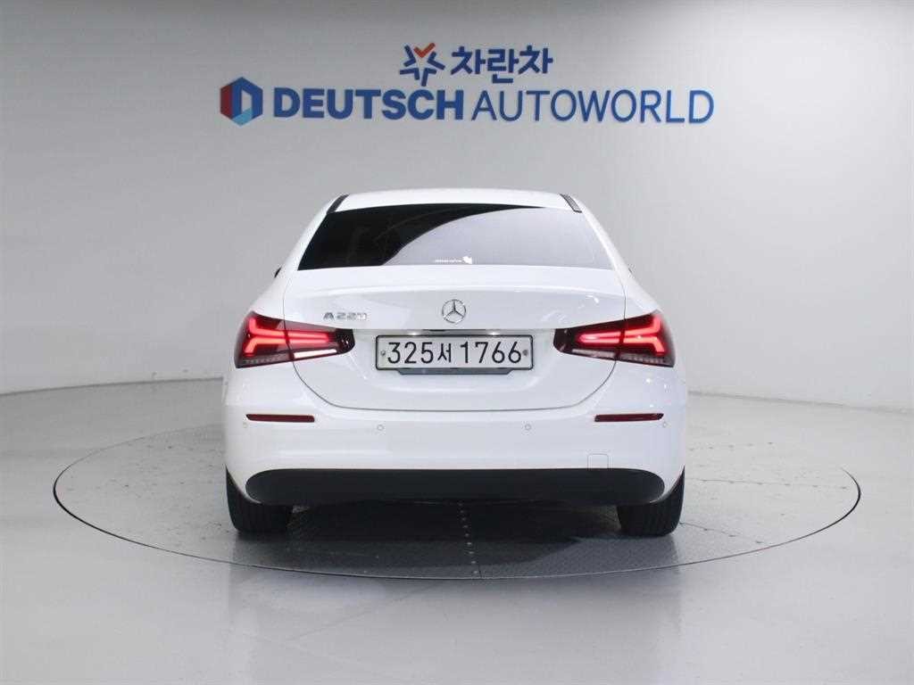 벤츠 A 클래스 A클래스 W177 A220 세단 이미지 4