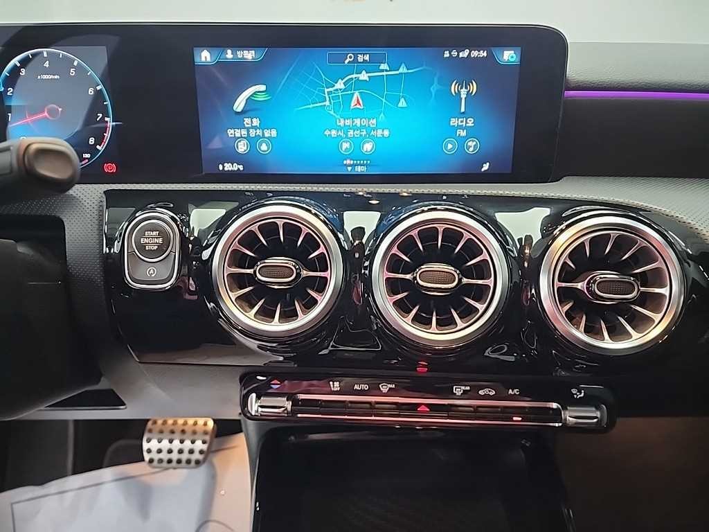 벤츠 A 클래스 A클래스 W177 AMG A45 4MATIC+ 해치백 이미지 11