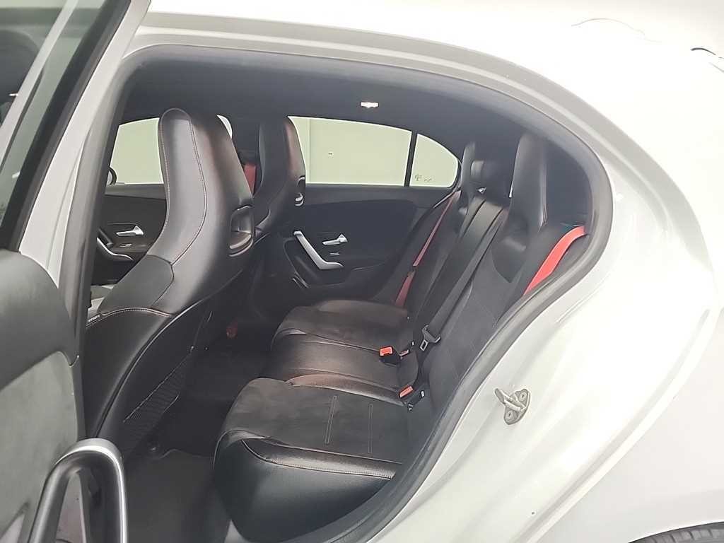 벤츠 A 클래스 A클래스 W177 AMG A45 4MATIC+ 해치백 이미지 13