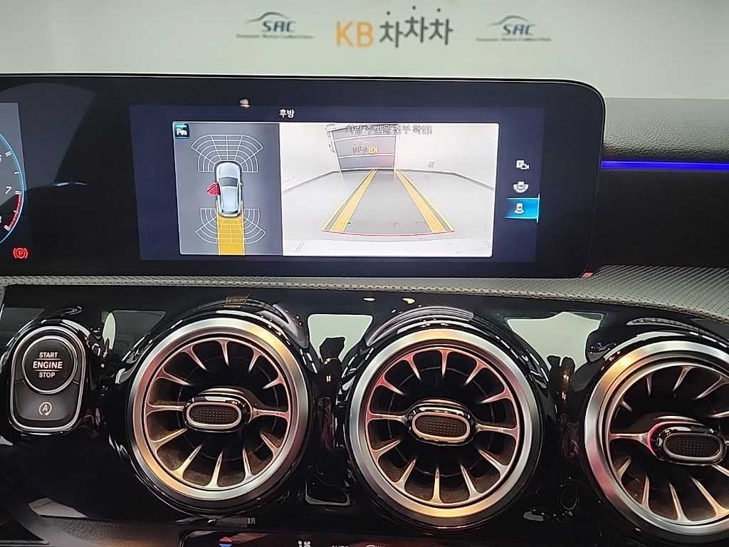 벤츠 A 클래스 A클래스 W177 AMG A45 4MATIC+ 해치백 이미지 16