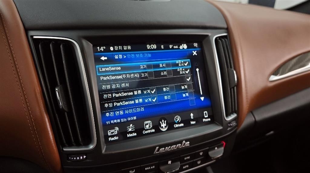 마세라티 르반떼 3.0  AWD 그란 스포츠 이미지 16