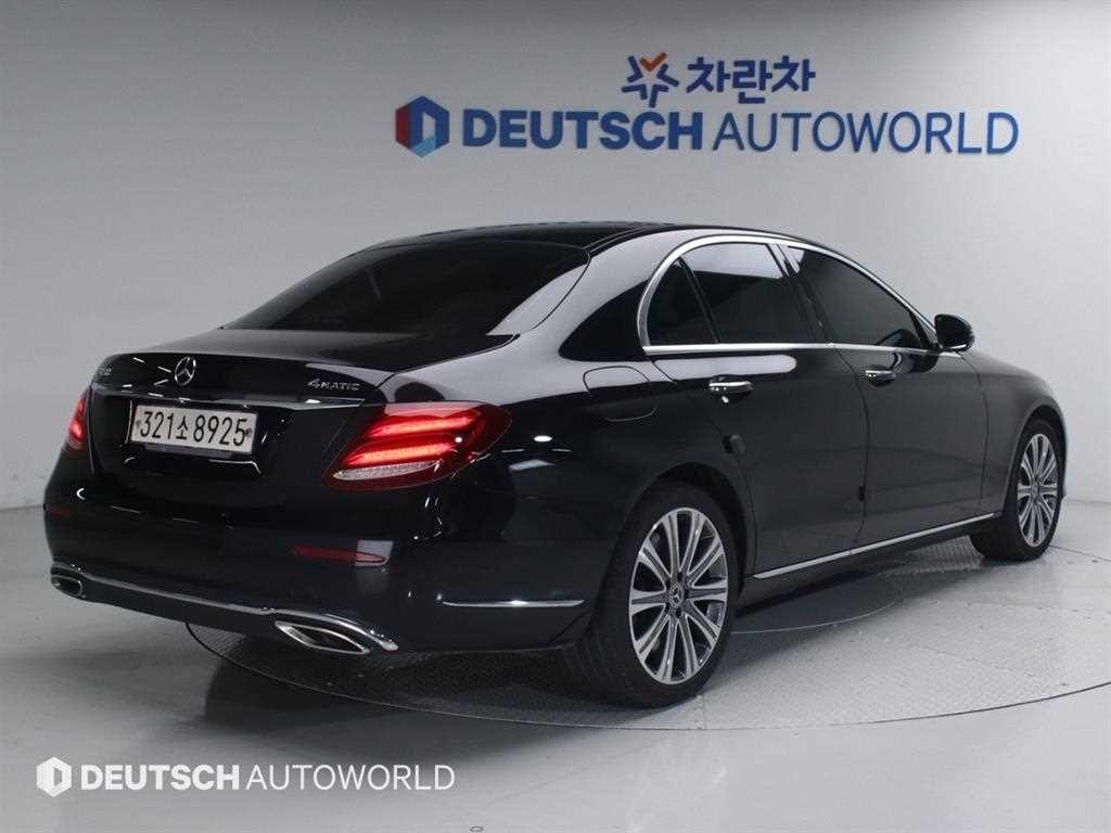 벤츠 E 클래스 E-클래스 W213 E450 4MATIC 익스클루시브 이미지 2