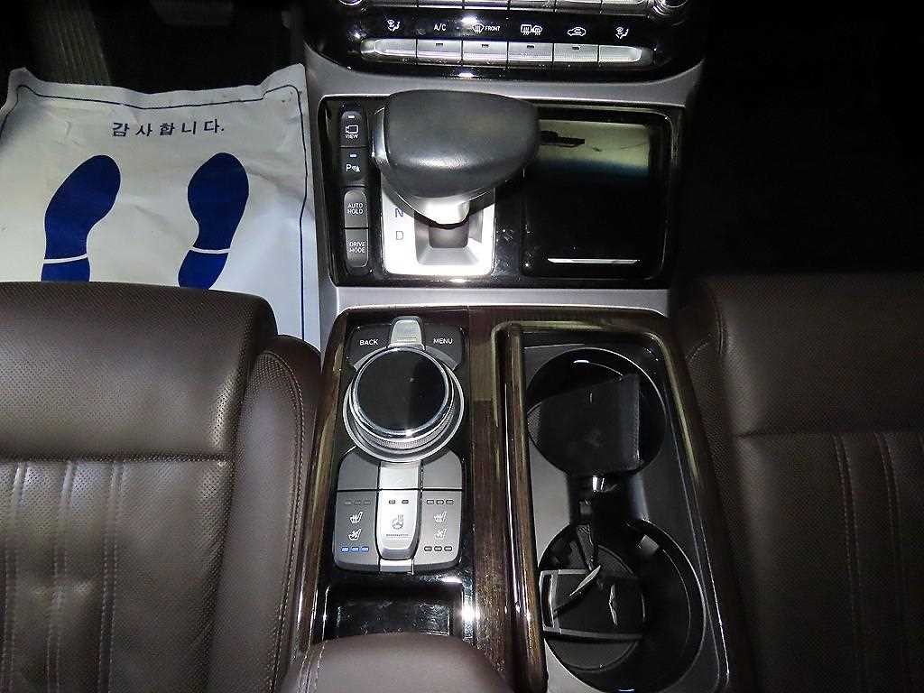제네시스 EQ900 3.8 GDI AWD 프리미엄 럭셔리 이미지 12