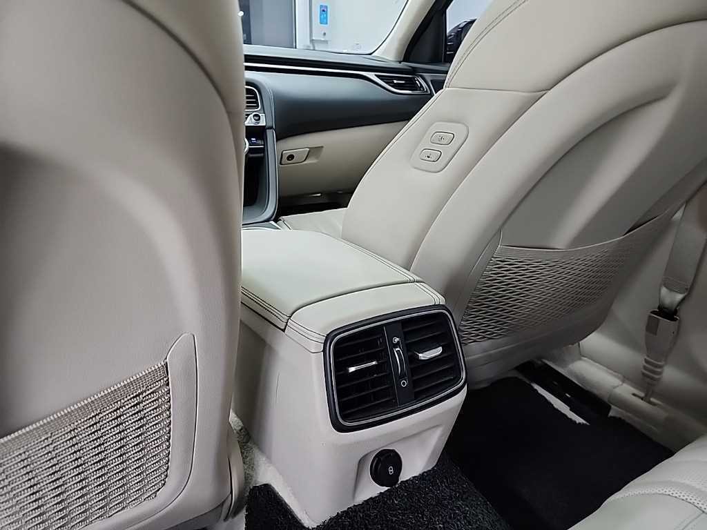 제네시스 G70 3.3T 스포츠 AWD 프레스티지 이미지 14