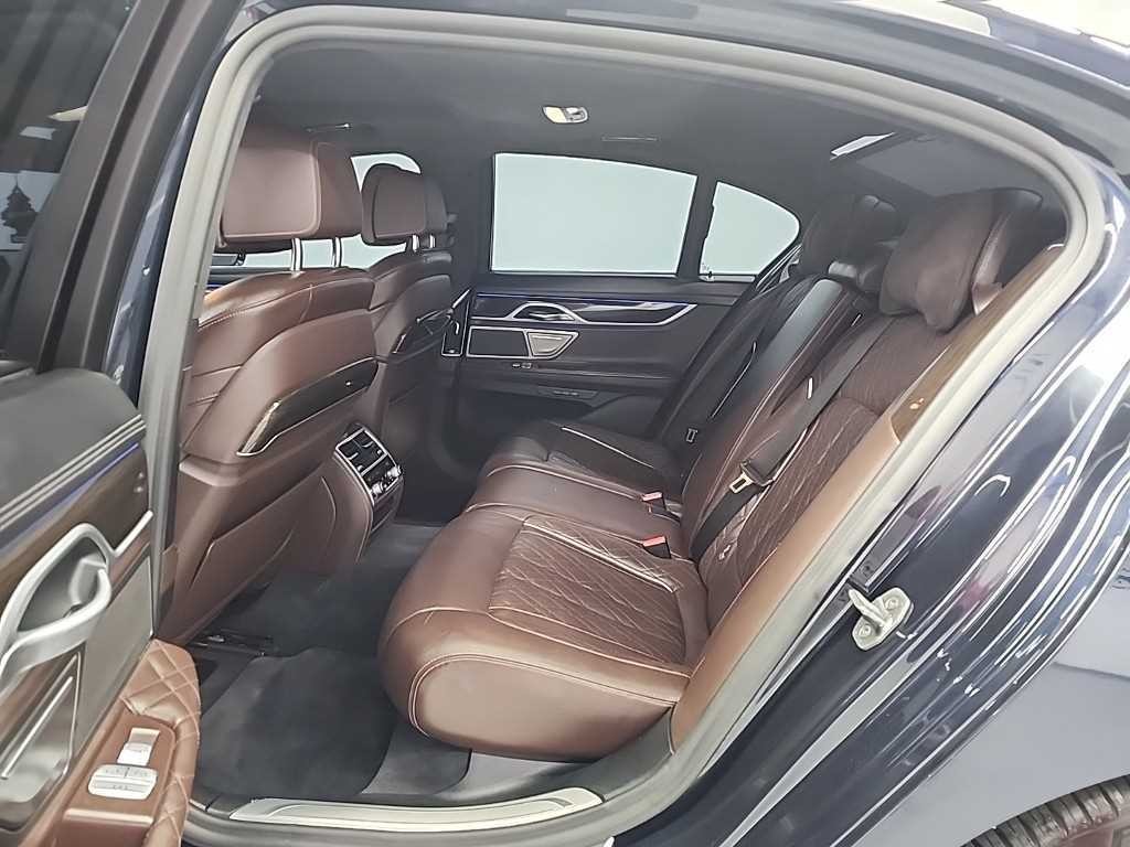 BMW 7시리즈 7시리즈 (G11) 730d xDrive 디자인 퓨어 엑설런스 이미지 12