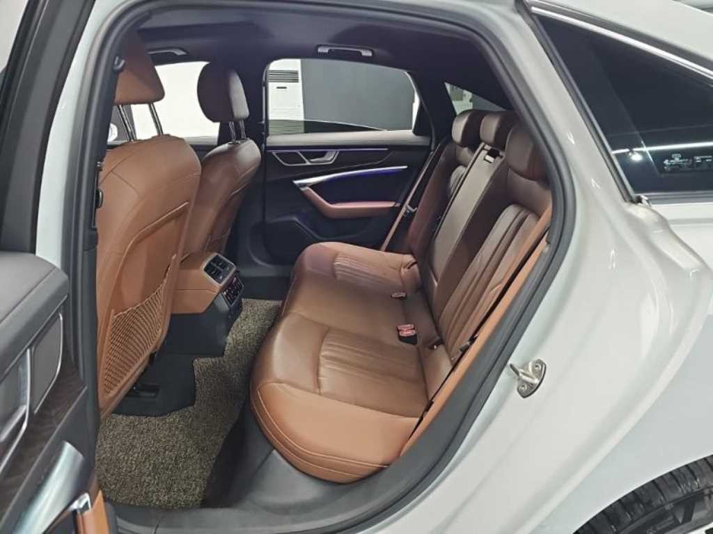 아우디 A6 A6 (C8) 45 TFSI 프리미엄 이미지 19