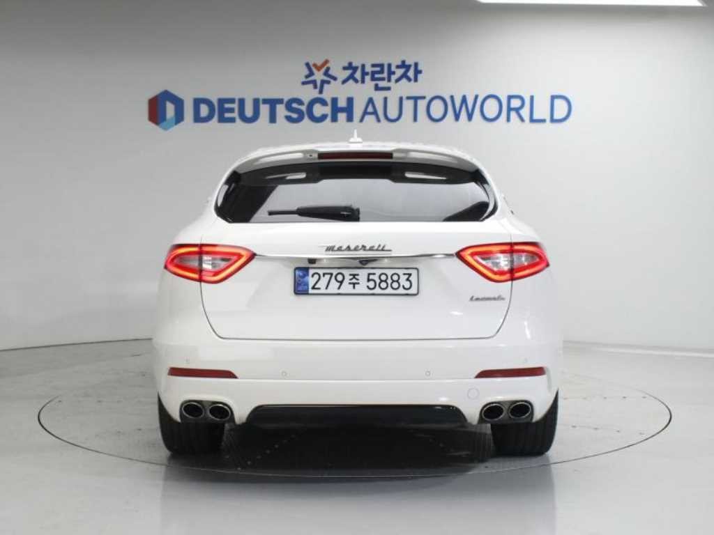 마세라티 르반떼 3.0 디젤 AWD 스포츠 이미지 4