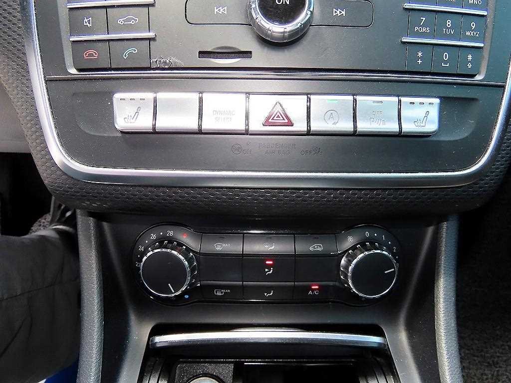 벤츠 A 클래스 A클래스 W176 A200 이미지 13