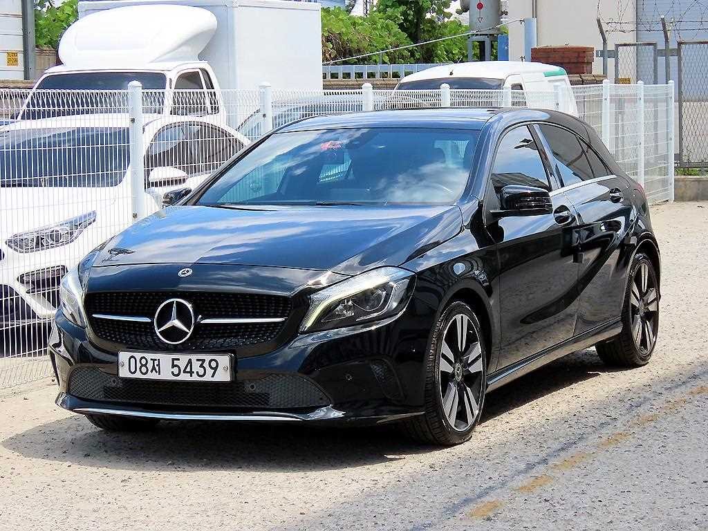 벤츠 A 클래스 A클래스 W176 A200 이미지 2