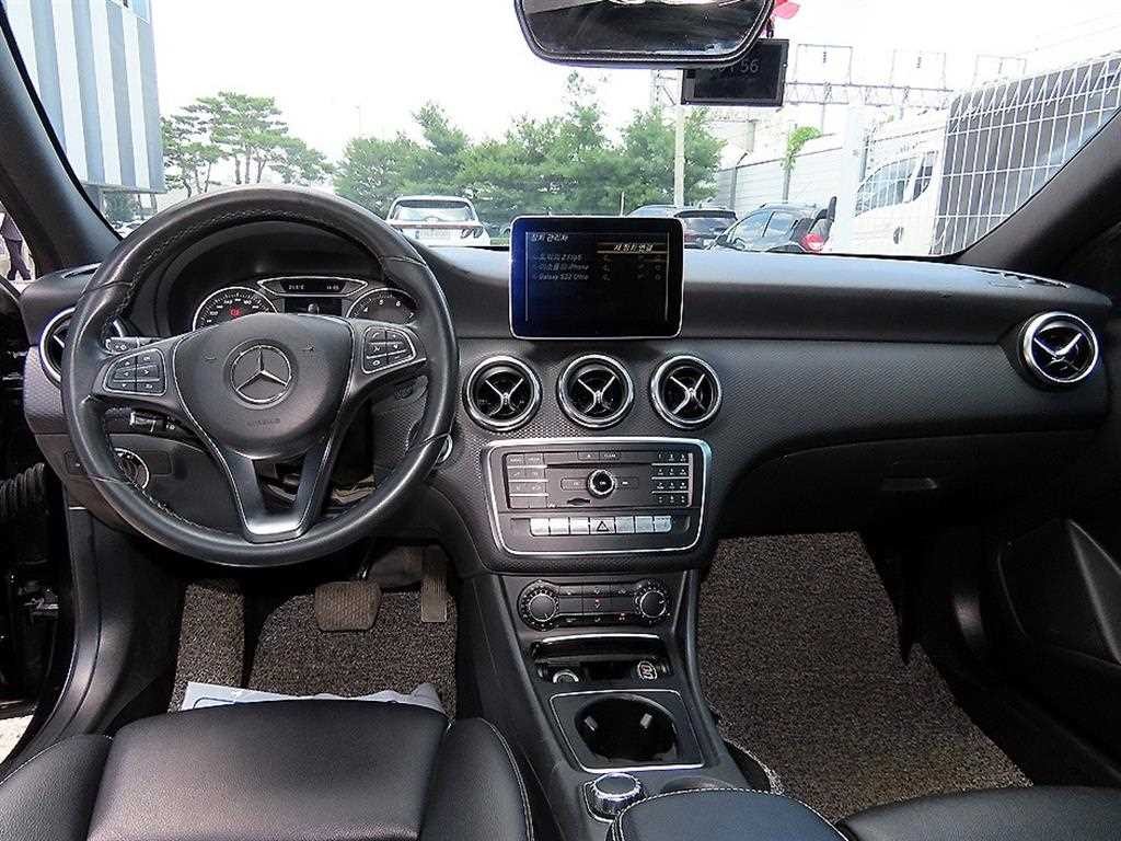 벤츠 A 클래스 A클래스 W176 A200 이미지 7