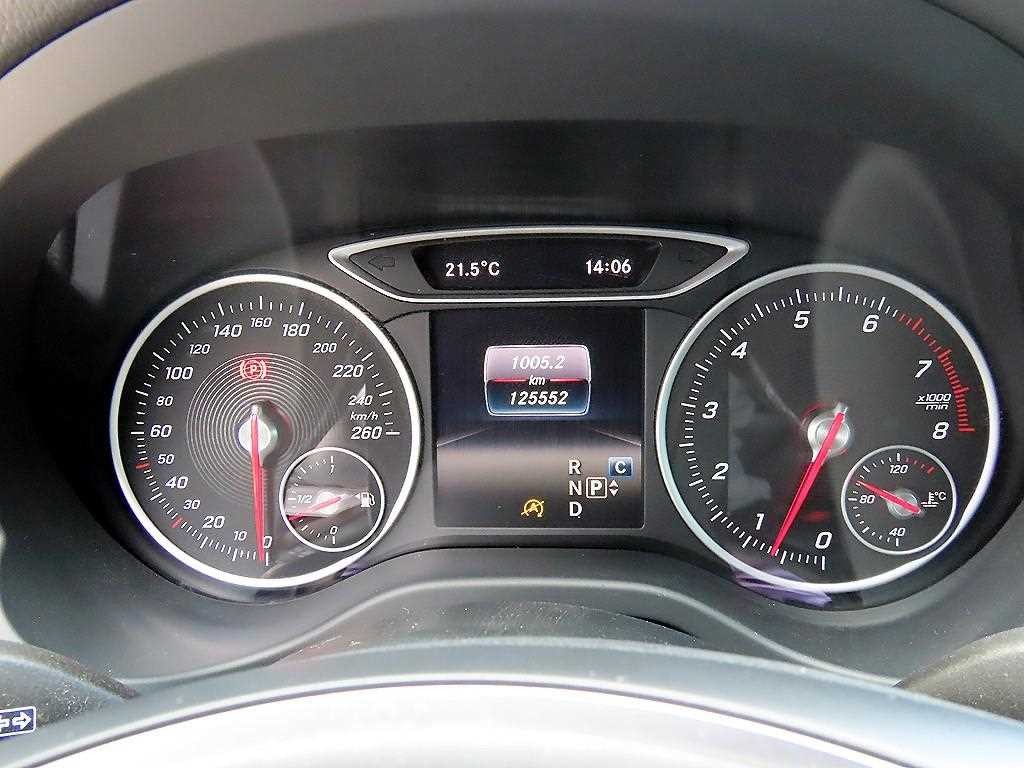 벤츠 A 클래스 A클래스 W176 A200 이미지 9