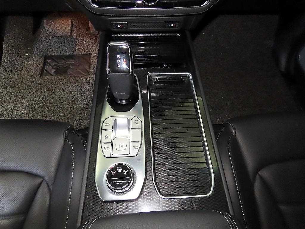 KG모빌리티(쌍용) 렉스턴 올 뉴 렉스턴 (Y450) 디젤 2.2 4WD 럭셔리 이미지 12