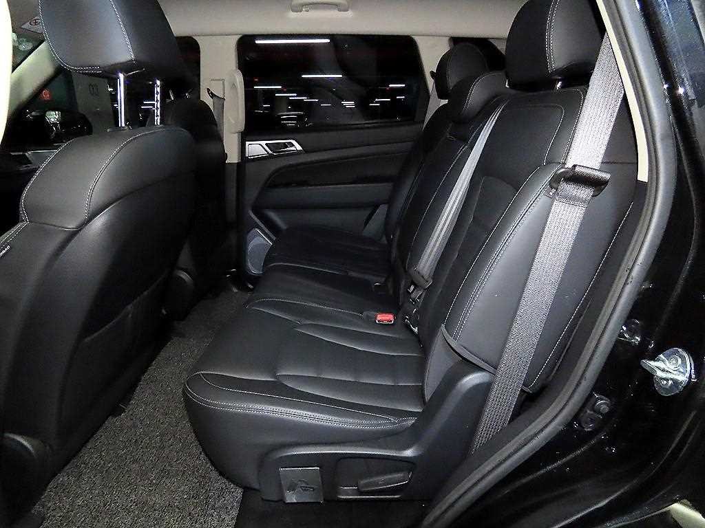 KG모빌리티(쌍용) 렉스턴 올 뉴 렉스턴 (Y450) 디젤 2.2 4WD 럭셔리 이미지 7