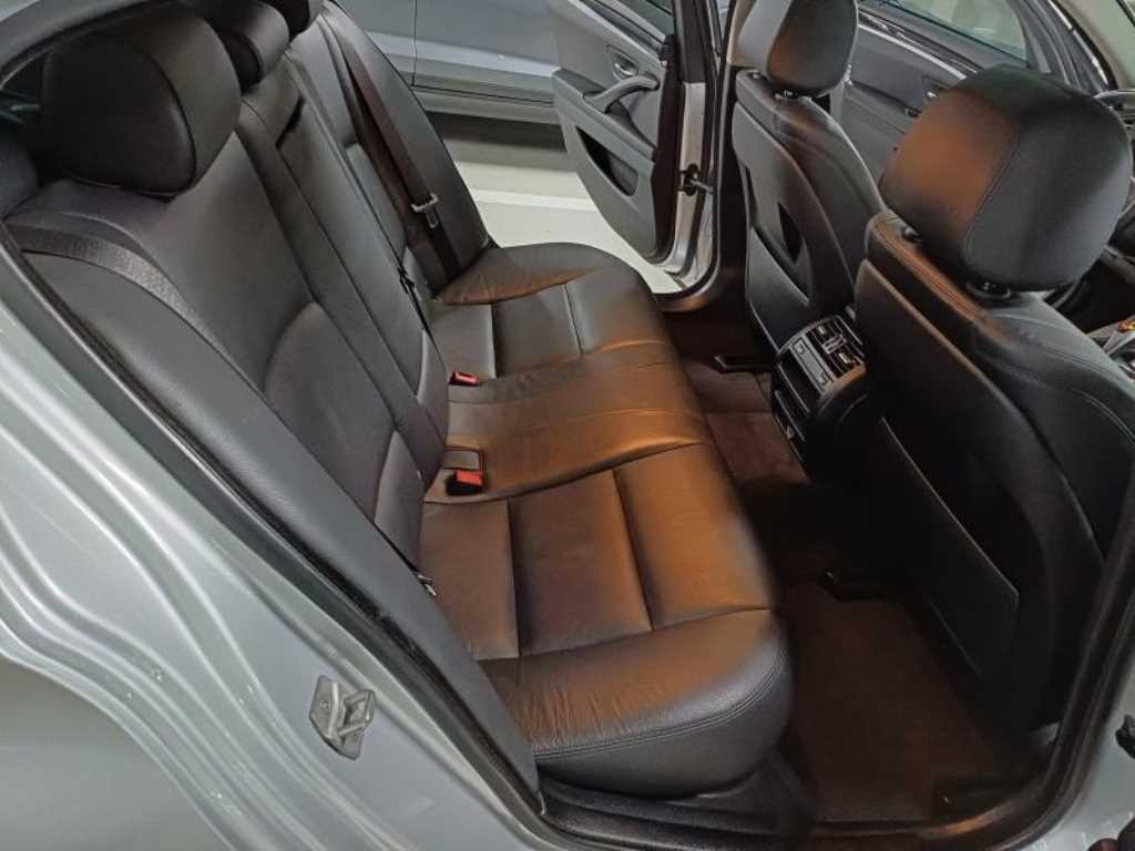 BMW 5시리즈 5시리즈 (F10) 520d xDrive M 에어로다이나믹 이미지 16