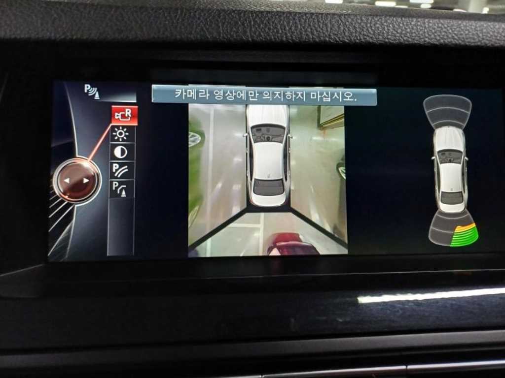 BMW 5시리즈 5시리즈 (F10) 520d xDrive M 에어로다이나믹 이미지 9