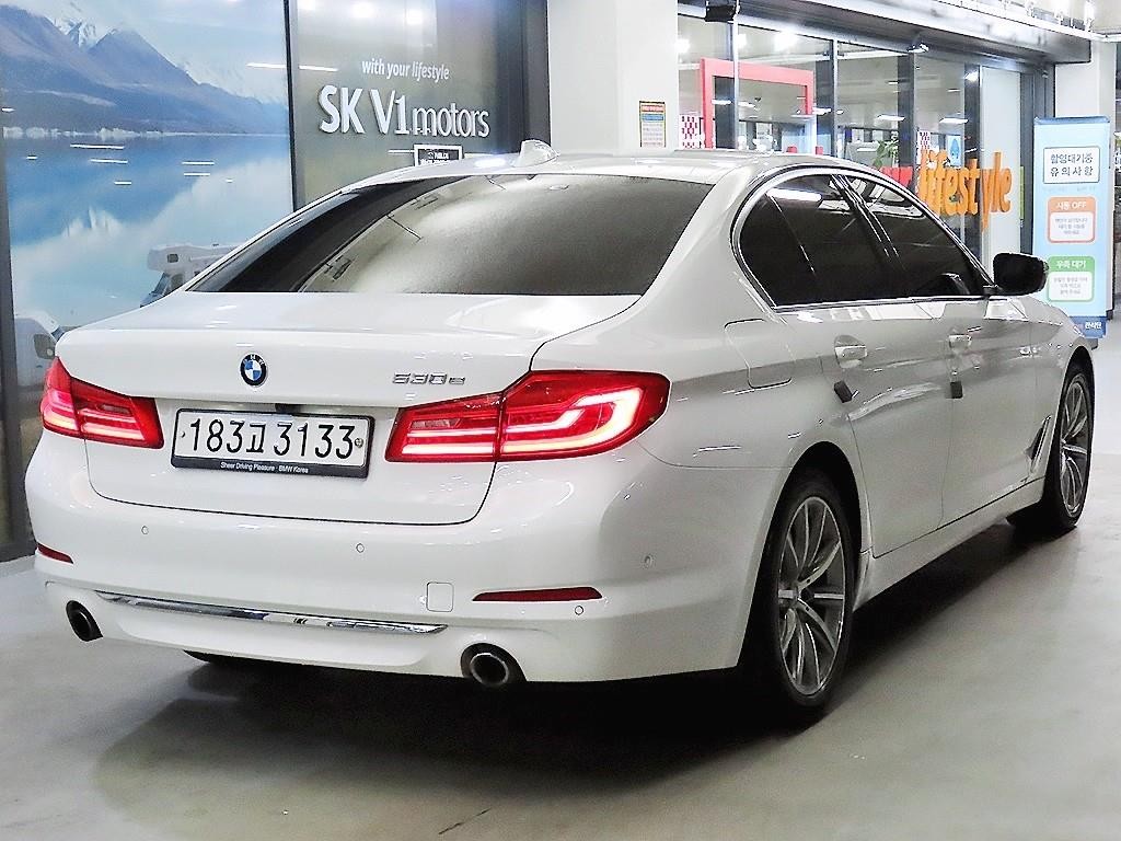 BMW 5시리즈 5시리즈 (G30) 530e 럭셔리 이미지 4