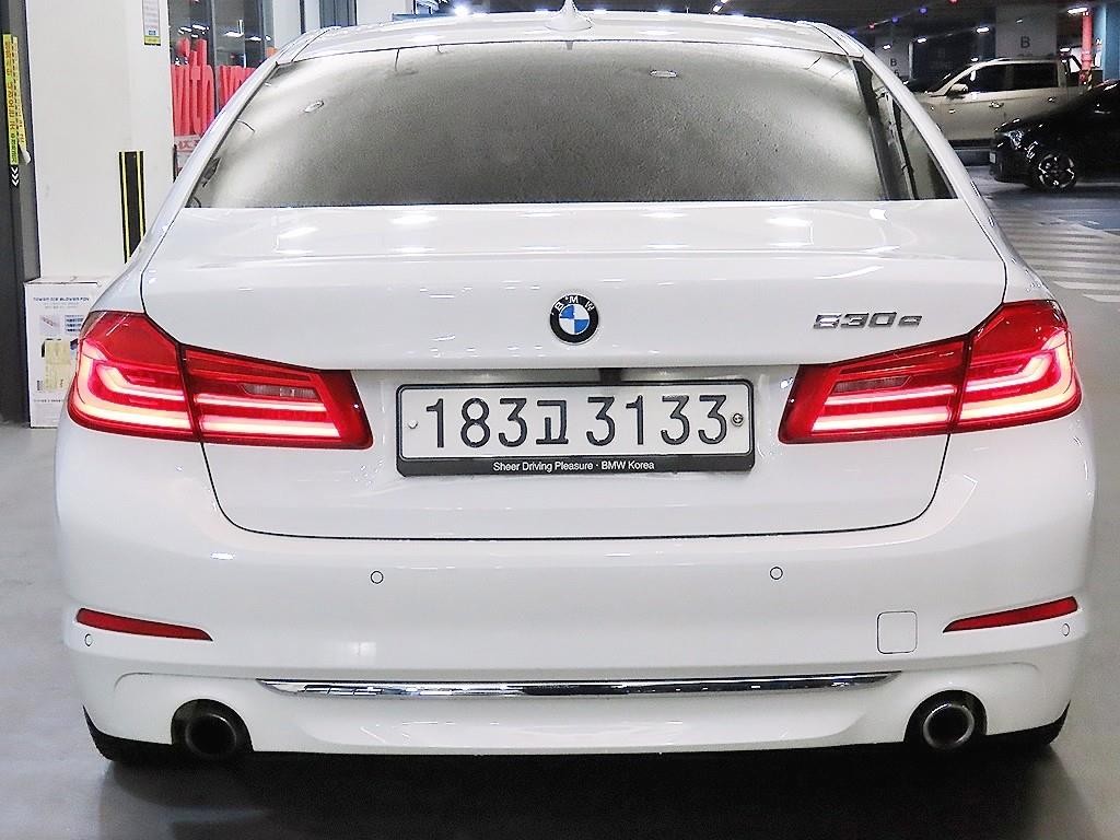 BMW 5시리즈 5시리즈 (G30) 530e 럭셔리 이미지 5