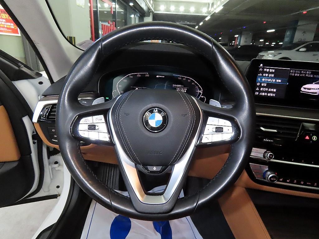 BMW 5시리즈 5시리즈 (G30) 530e 럭셔리 이미지 8