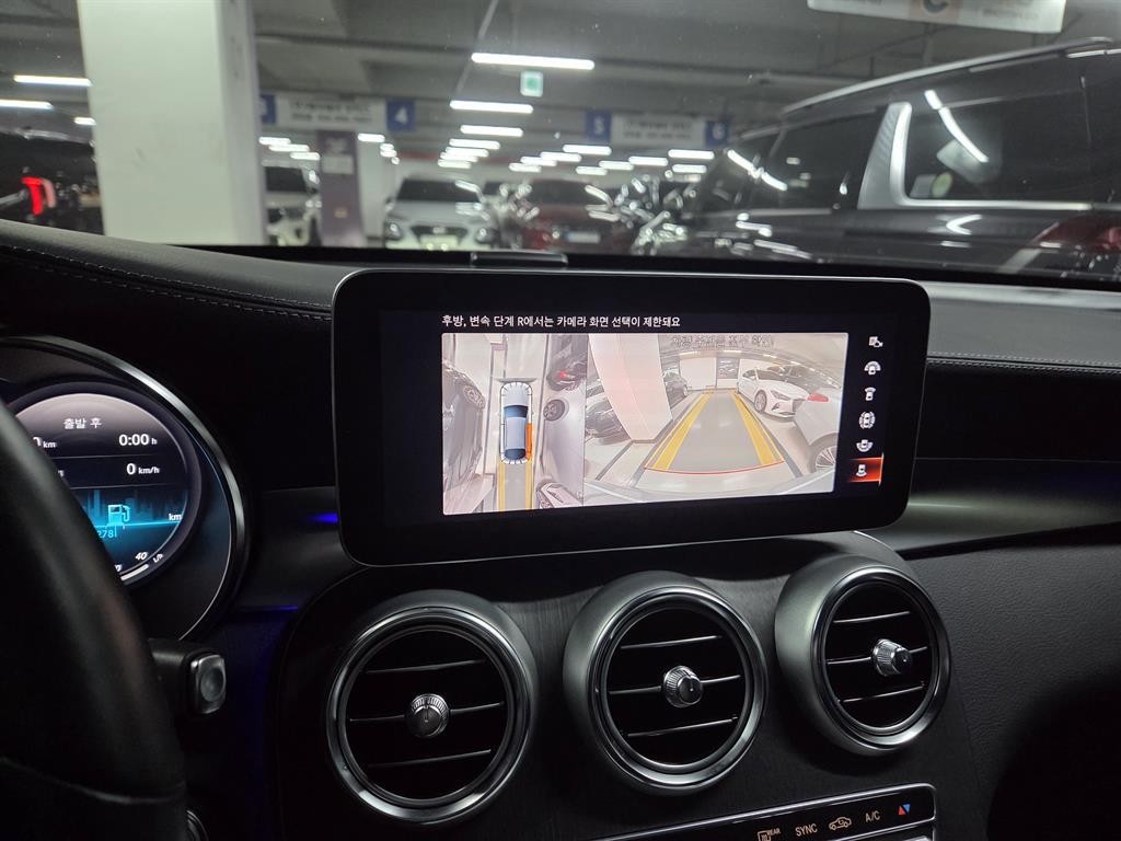 벤츠 GLC 클래스 GLC클래스 X253 GLC 300 4MATIC 쿠페 이미지 9