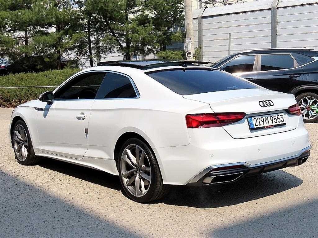 아우디 A5 A5 (F5) 45 TFSI 콰트로 프리미엄 쿠페 이미지 3