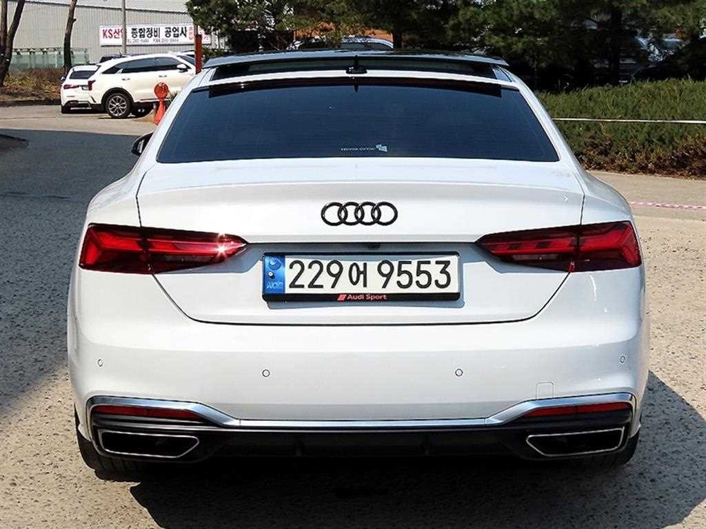 아우디 A5 A5 (F5) 45 TFSI 콰트로 프리미엄 쿠페 이미지 4