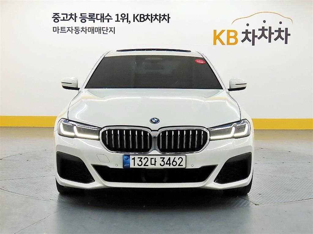 BMW 5시리즈 5시리즈 (G30) 530e M 스포츠 이미지 1