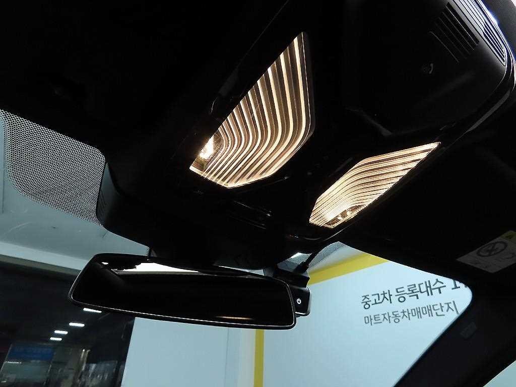 BMW 5시리즈 5시리즈 (G30) 530e M 스포츠 이미지 16