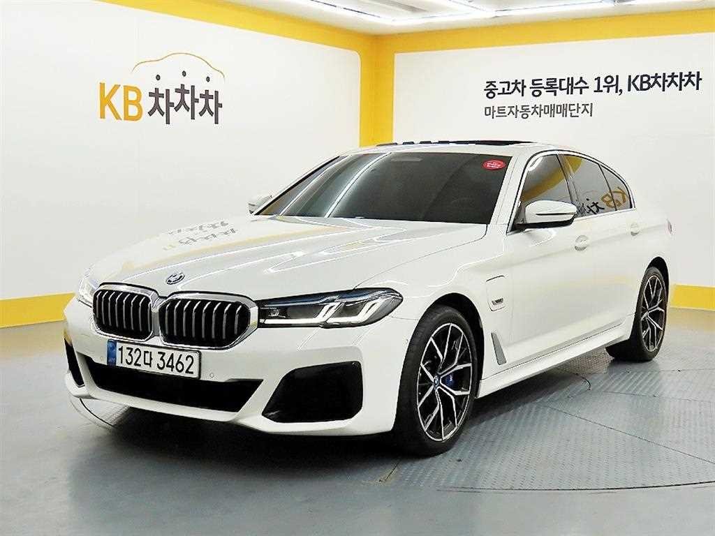 BMW 5시리즈 5시리즈 (G30) 530e M 스포츠 이미지 2