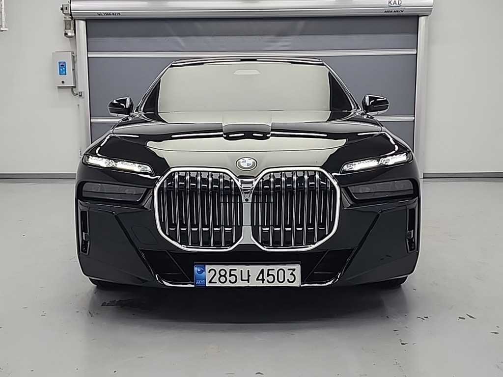 BMW 7시리즈 7시리즈 (G70) 740d xDrive M 스포츠 이미지 2