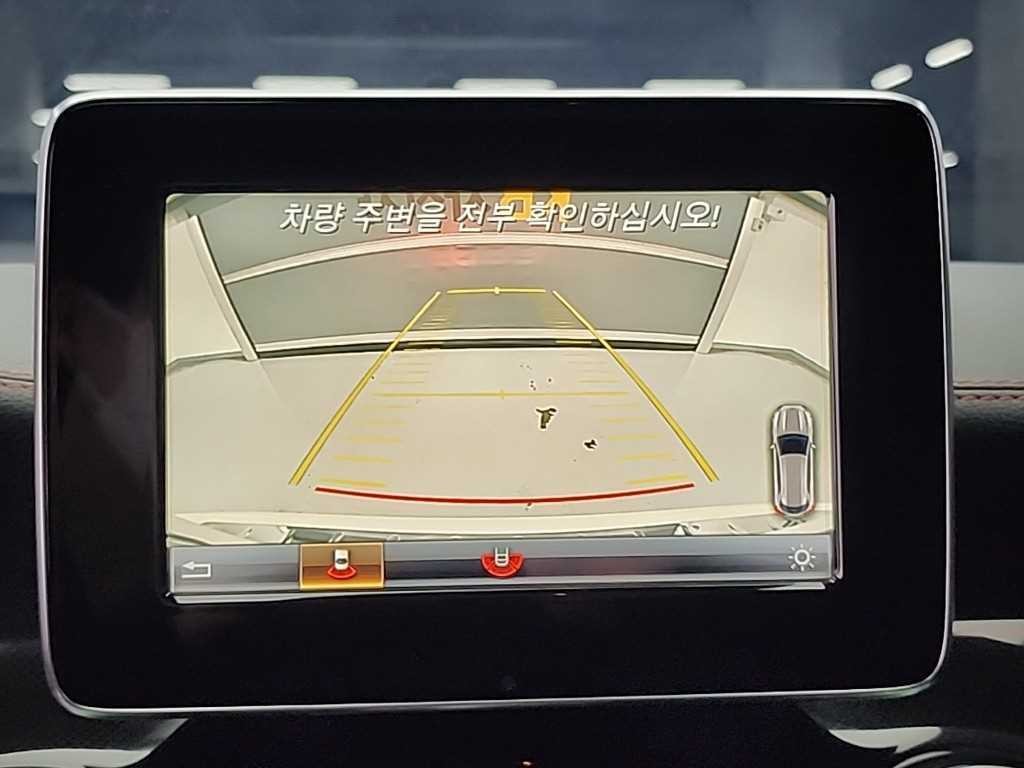 벤츠 GLA 클래스 GLA클래스 X156 GLA45 AMG 4MATIC 이미지 16