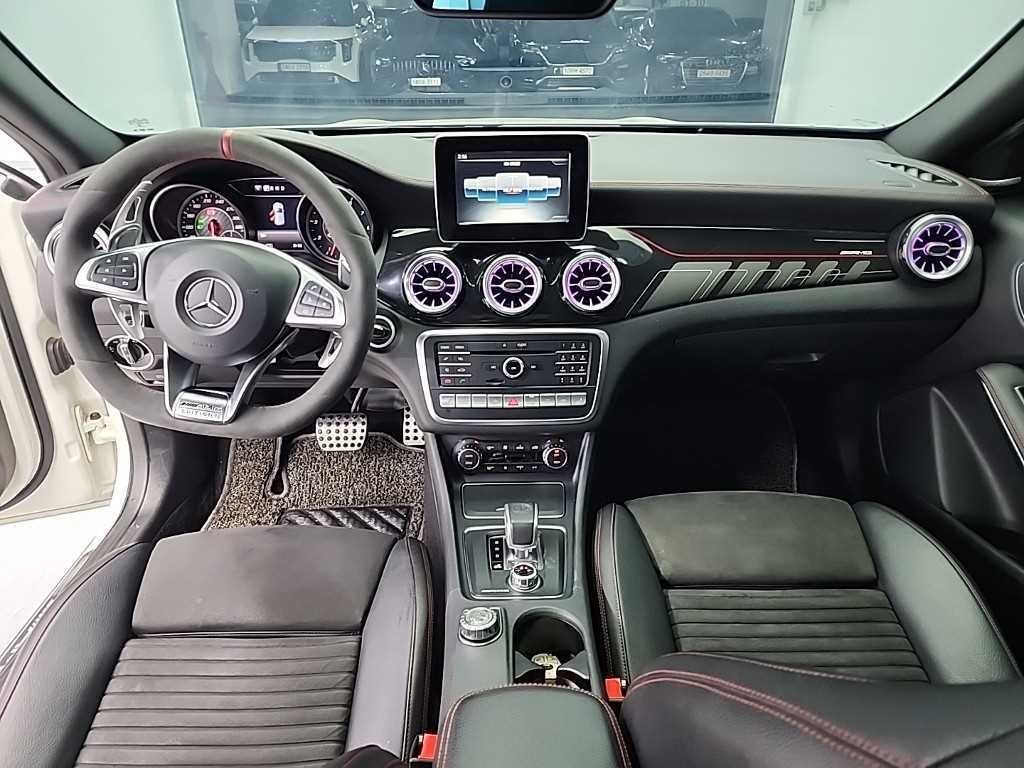 벤츠 GLA 클래스 GLA클래스 X156 GLA45 AMG 4MATIC 이미지 8