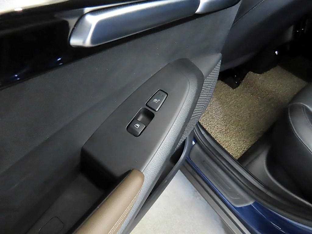 기아 셀토스 가솔린 1.6 터보 4WD 시그니처 이미지 14