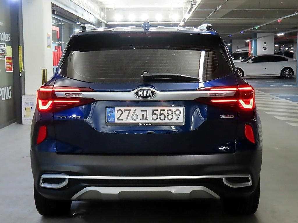 기아 셀토스 가솔린 1.6 터보 4WD 시그니처 이미지 5