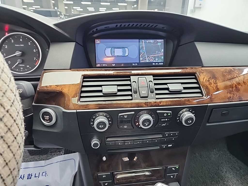 BMW 5시리즈 5시리즈 (E60) 528i 이미지 10