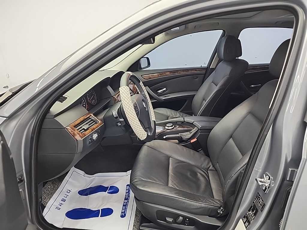 BMW 5시리즈 5시리즈 (E60) 528i 이미지 11