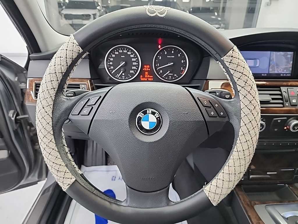 BMW 5시리즈 5시리즈 (E60) 528i 이미지 9