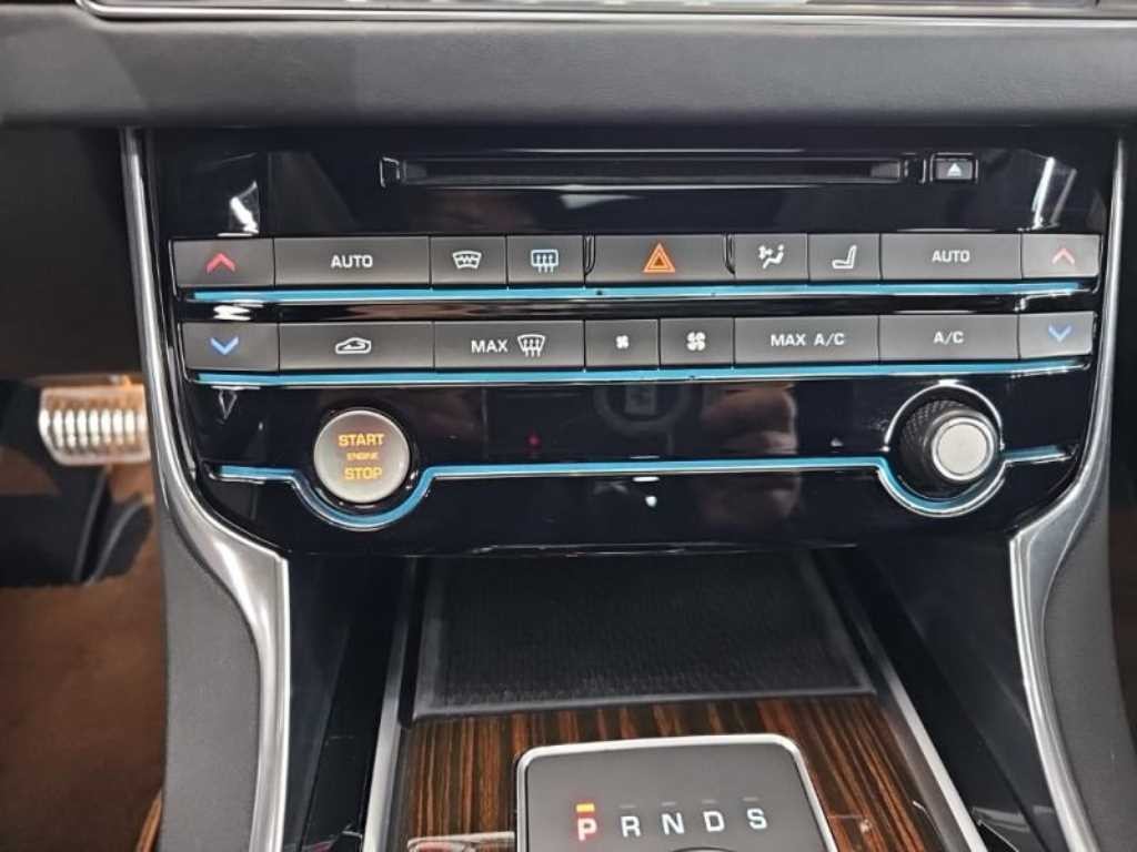 재규어 XF XF(X260) 2.0D 포트폴리오 이미지 14
