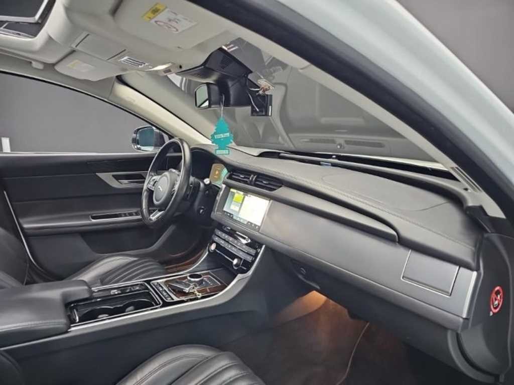 재규어 XF XF(X260) 2.0D 포트폴리오 이미지 8