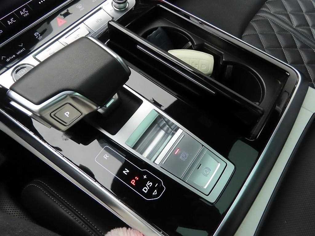 아우디 Q7 Q7 (4M) 55 TFSI 콰트로 프리미엄 이미지 10