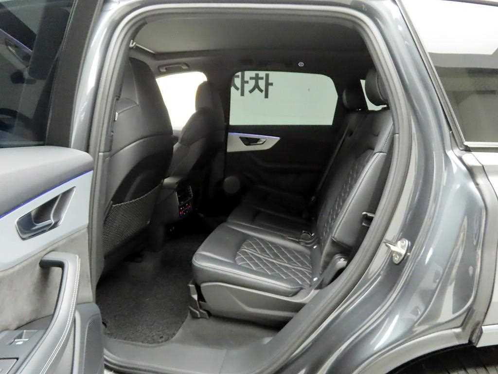아우디 Q7 Q7 (4M) 55 TFSI 콰트로 프리미엄 이미지 12