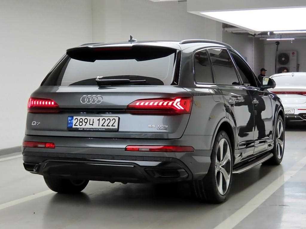 아우디 Q7 Q7 (4M) 55 TFSI 콰트로 프리미엄 이미지 4