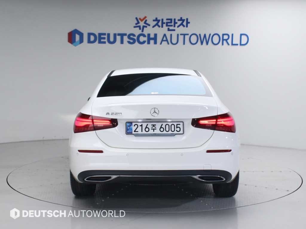 벤츠 A 클래스 A클래스 W177 A220 세단 이미지 4